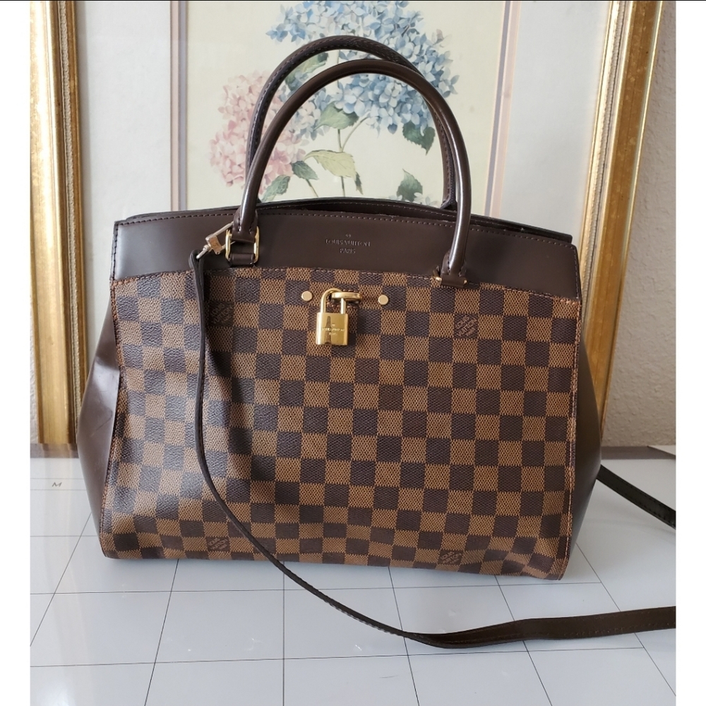 Louis Vuitton Rivoli MM - Picture 11 of 14